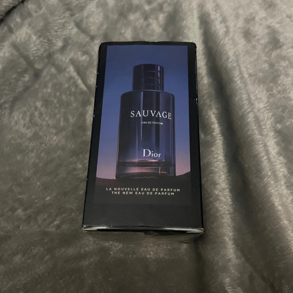 Dior Sauvage Eau de Parfum - Elegant Black - Picture 2 of 2